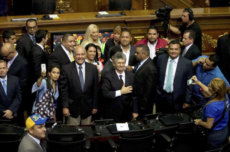 مراسم سوگند پرالتهاب قانونگذاران اپوزیسیون ونزوئلا