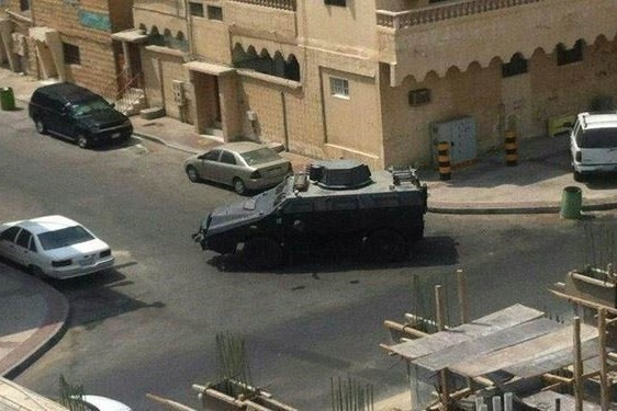 یورش زره پوش‌های سعودی به زادگاه شیخ النمر
