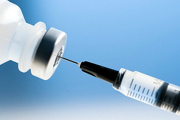 واکنش وزیر بهداشت نسبت به شایعات درباره واکسن آنفلوآنزا