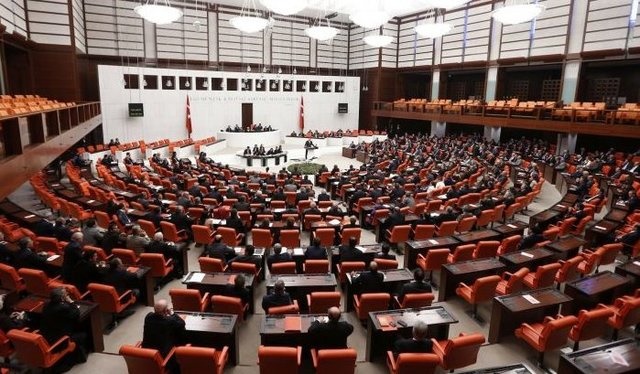 موافقت پارلمان ترکیه با ادامه حضور نظامی در سوریه و عراق