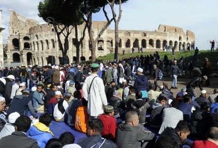 تجمع مسلمانان شهر رم در اعتراض به تعطیلی مساجد