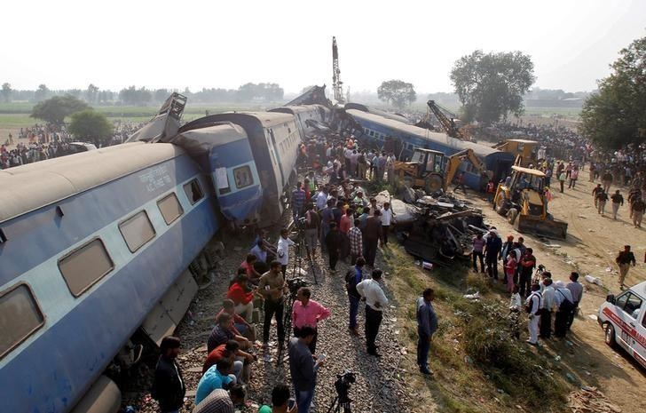 قربانیان خروج قطار از ریل در هند | ۱۰۰ کشته ۱۵۰ زخمی