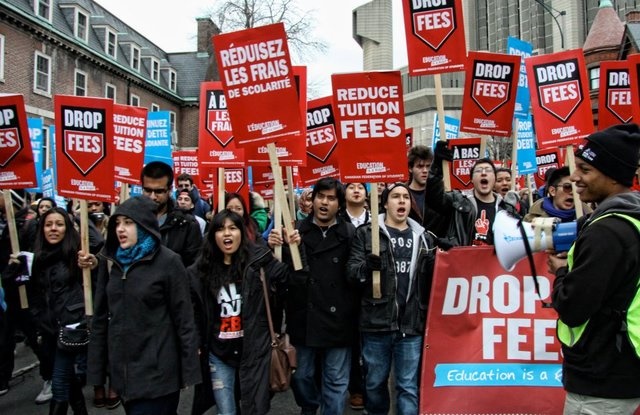 تظاهرات دانشجویان کانادایی در حمایت از تحصیل رایگان