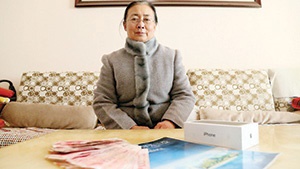  پکن> سالمندان در چین برای فرار از تنهایی به اجاره فرزند‌های ساختگی روی آورده‌اند.