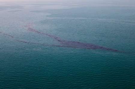 آلودگی‌های نفتی کشتی مارک در بندر چابهار پاکسازی شد 
