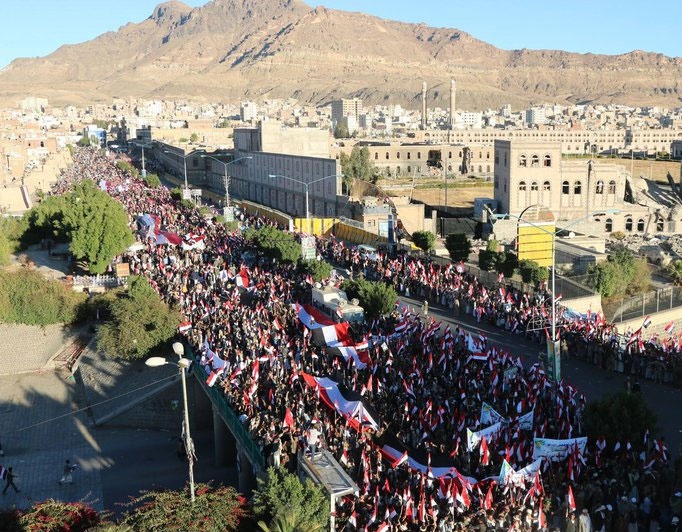 راهپیمایی هزاران یمنی در صنعاء برای محکوم کردن تجاوزهای عربستانی آمریکایی