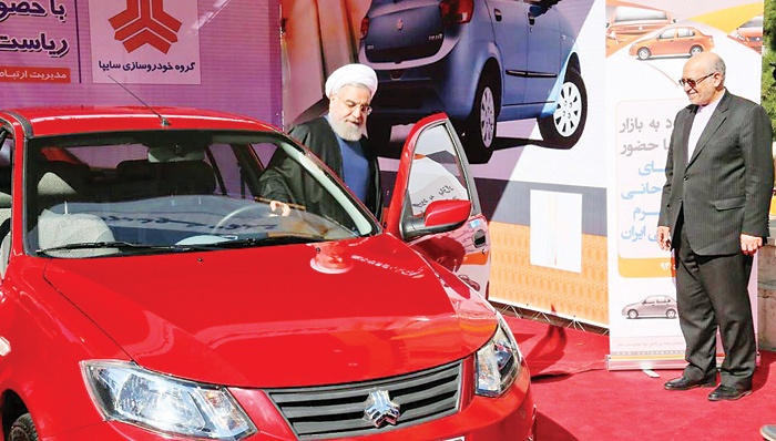 تصاویر حضور رئیس‌جمهور در سومین همایش بین‌المللی  صنعت خودرو 