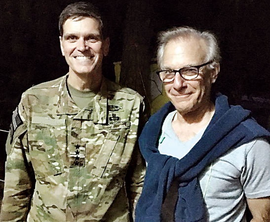 عکسی که دیوید ایگناتیوس، ستون‌نویس واشنگتن پست از سفر خود به سوریه همراه با ژنرال جوزف وتل منتشر کر