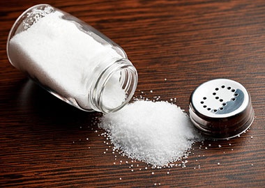 کاهش مصرف نمک برای سلامتی مفید نیست