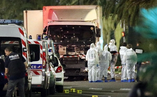 کوبیدن کامیون به جمعیت در فرانسه؛ ۸۴ کشته و ده‌ها زخمی