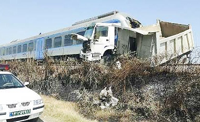 برخورد قطار با کامیون در مازندران