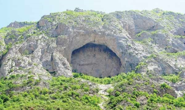 غار دژ ساسانی