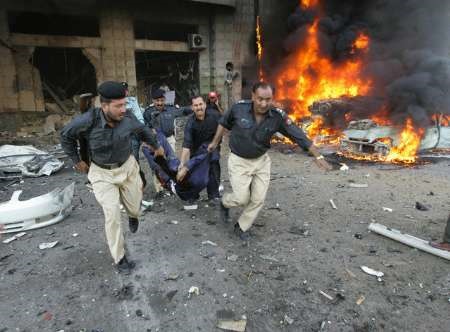  انفجار انتحاری در پاکستان ۱۲ کشته و دهها مجروح برجا گذاشت