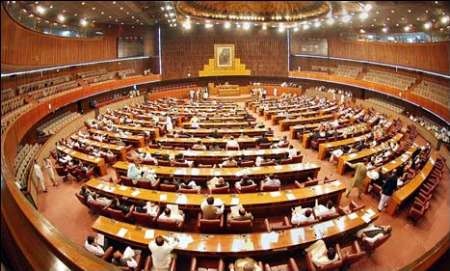  پارلمان پاکستان از دولت درباره انتصاب ژنرال شریف به فرماندهی ائتلاف نظامی سعودی توضیح خواست