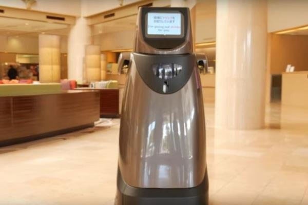 روبات‌های فرودگاه ژاپن انعام می‌گیرند