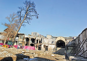 ۷ بهمن ۸۸، سرای حاج ‌حسن بازار پس از آتش سوزی؛  بازار تهران نقص های عمده ایمنی دارد
