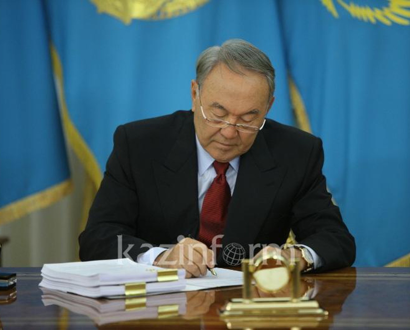 رئیس جمهور قزاقستان دستور داد الفبای لاتین جایگزین الفبای سیریلیک شود