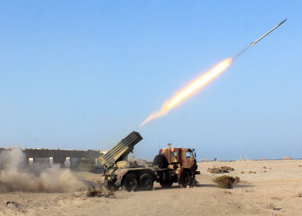 شلیک موشک بالستیک نیروهای یمنی به فرودگاه ریاض