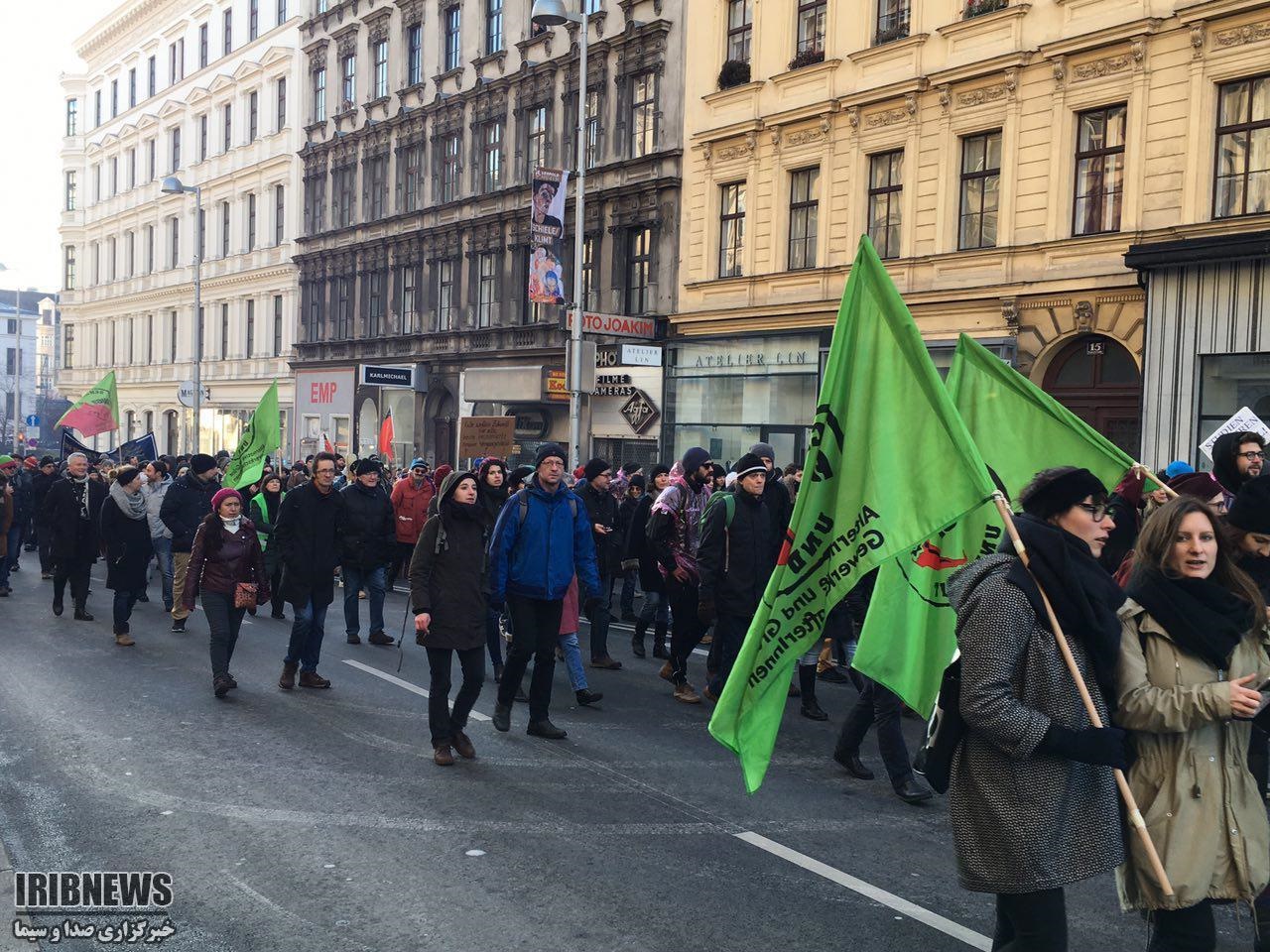 تظاهرات علیه حزب راست گرای آزادی اتریش