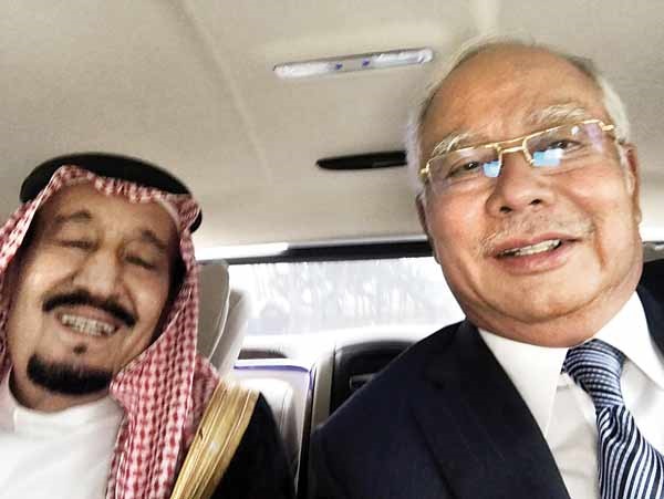 سلفی نخست‌وزیر مالزی با پادشاه عربستان یکی از حاشیه‌های سفر سلمان به مالزی بود.