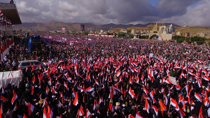 تظاهرات گسترده یمنی‎ها در دومین سالگرد آغاز تجاوز عربستان
