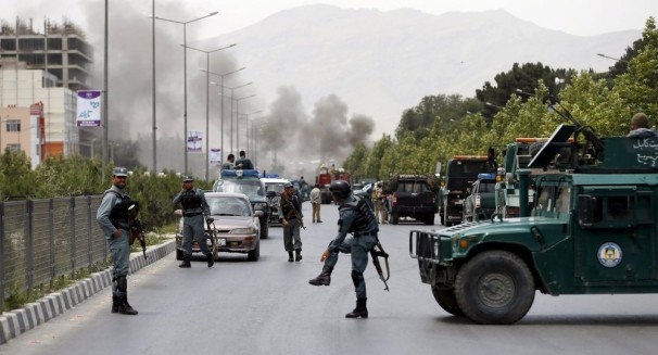 بیش از ۳۰ کشته در سه انفجار کابل
