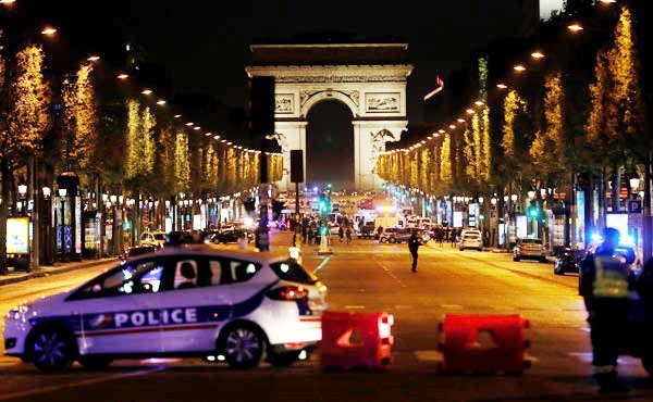 پلیس فرانسه در جستجوی مظنون دوم تیراندازی شانزه لیزه
