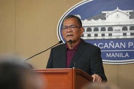  وزیر کشور فیلیپین از کابینه اخراج شد