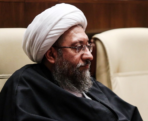 آملی لاریجانی: تا پایان انتخابات در برابر هجمه‌های برخی سکوت می‌کنم