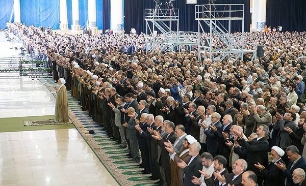 نماز جمعه در مصلای تهران