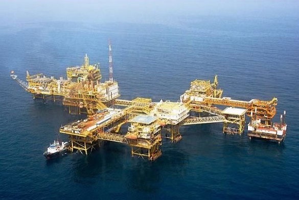 نشت ده‌ها هزار بشکه نفت به آب‌های خلیج فارس 