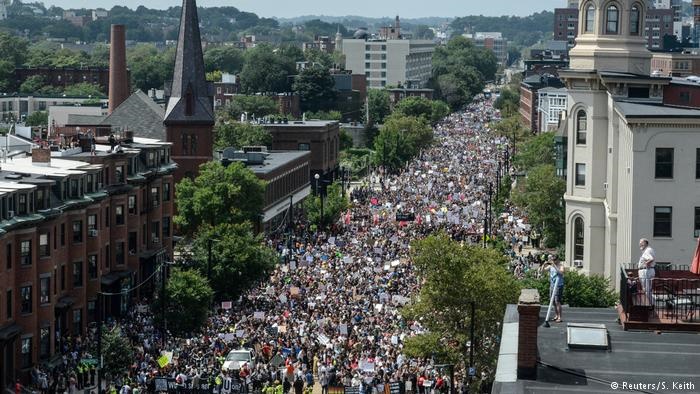 تظاهرات ده‌ها هزار نفر در بوستون علیه نژادپرستی