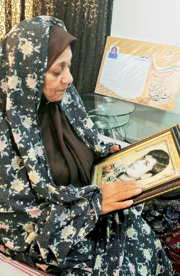مادر شهید محسن اقبالی