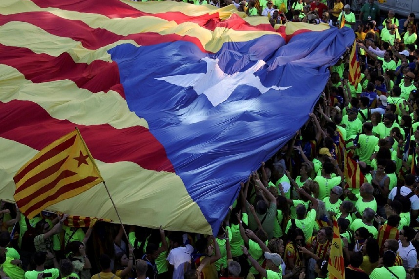  دادستان اسپانیا برای هفت صد شهردار جدایی طلب کاتالان احضاریه فرستاد
