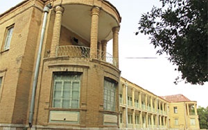 بنای دبیرستان امام خمینی(ره)