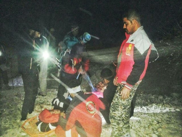 نجات ۳۵ کوهنورد یاسوجی در ارتفاعات بوشهر