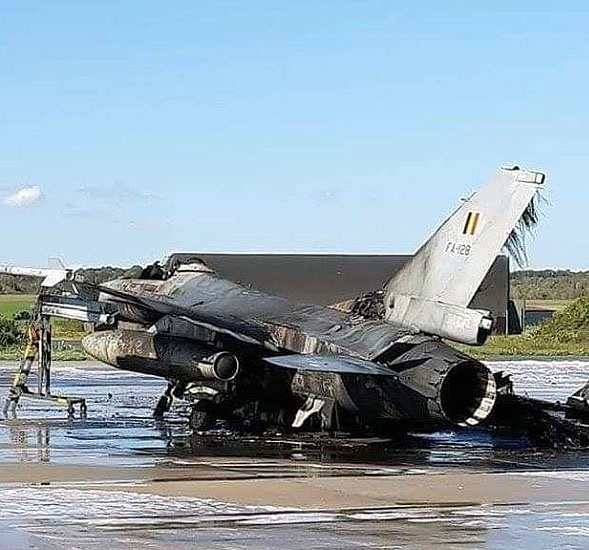 جنگنده اف-۱۶ بلژیک به اشتباه به آتش کشیده شد