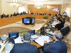 چهار وزیری که روحانی به مجلس معرفی می‌کند | چه کسی جایگزین آخوندی می‌شود؟