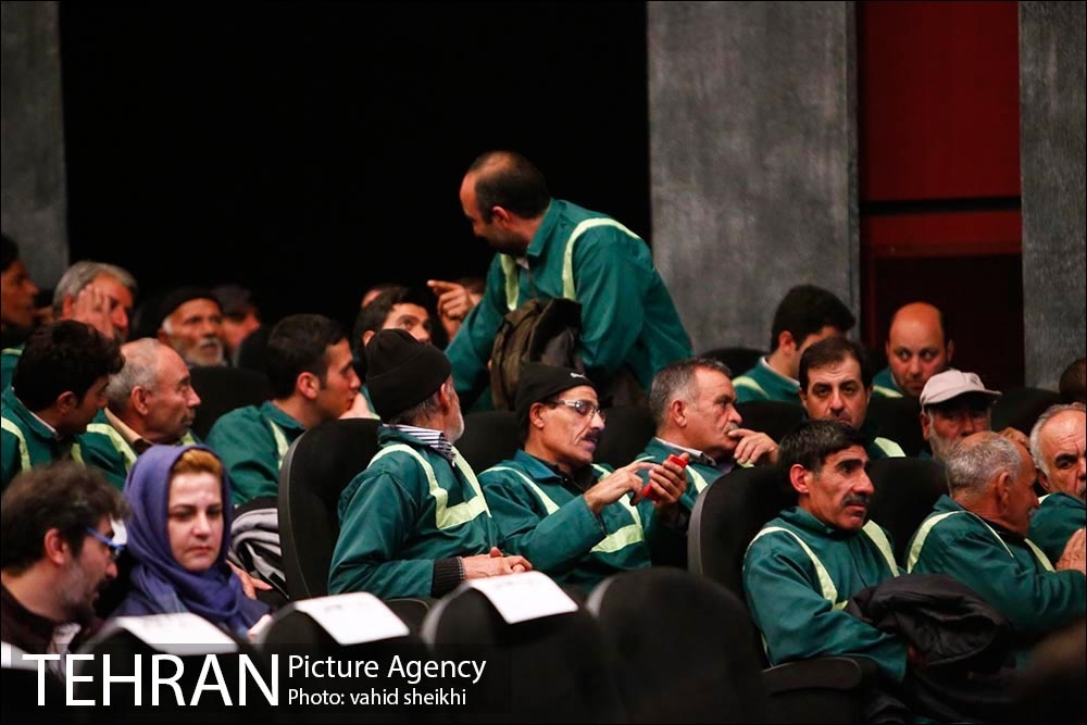 اکران فیلم تنگه ابوقریب برای کارکنان فضای سبز شهرداری تهران