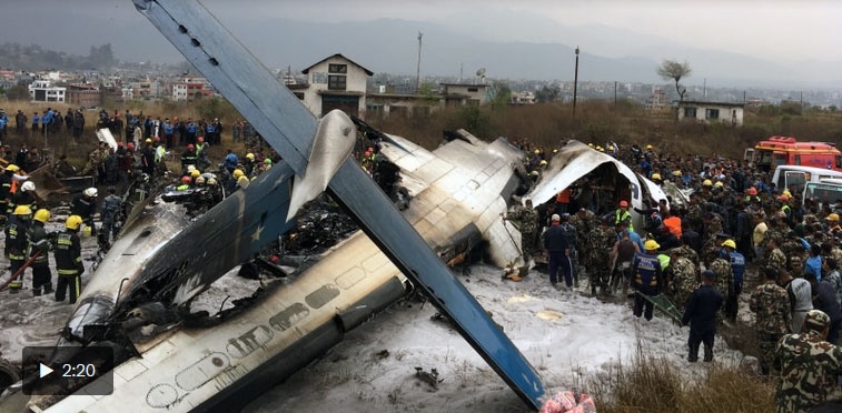  دست کم ۵۰ نفر بر اثر سقوط هواپیمای بنگلادش در نپال جان باختند