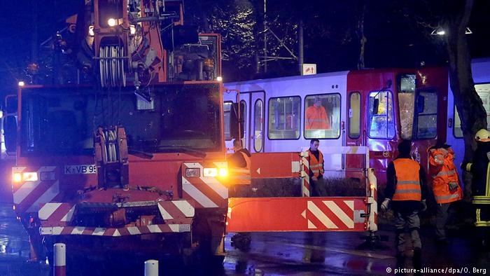 برخورد دو قطار در آلمان با بیش از ۴۰ زخمی