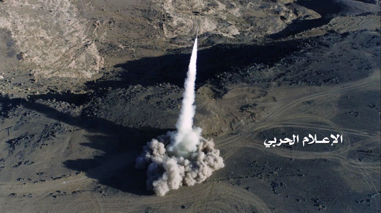  یگان موشکی انصارالله یمن مواضع نظامی سعودی را هدف قرار داد
