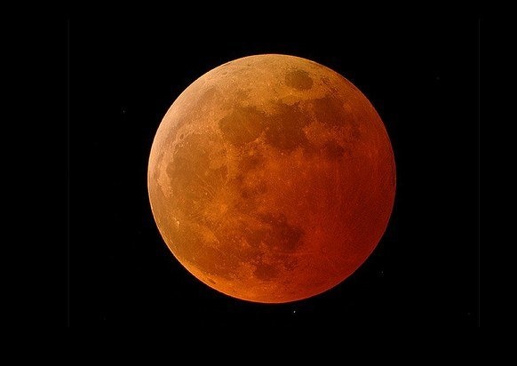 ماه سرخ (blood moon)