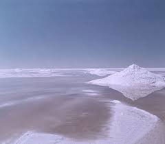 تشکیل تیم کارشناسی برای بررسی وضعیت دریاچه نمک قم 
