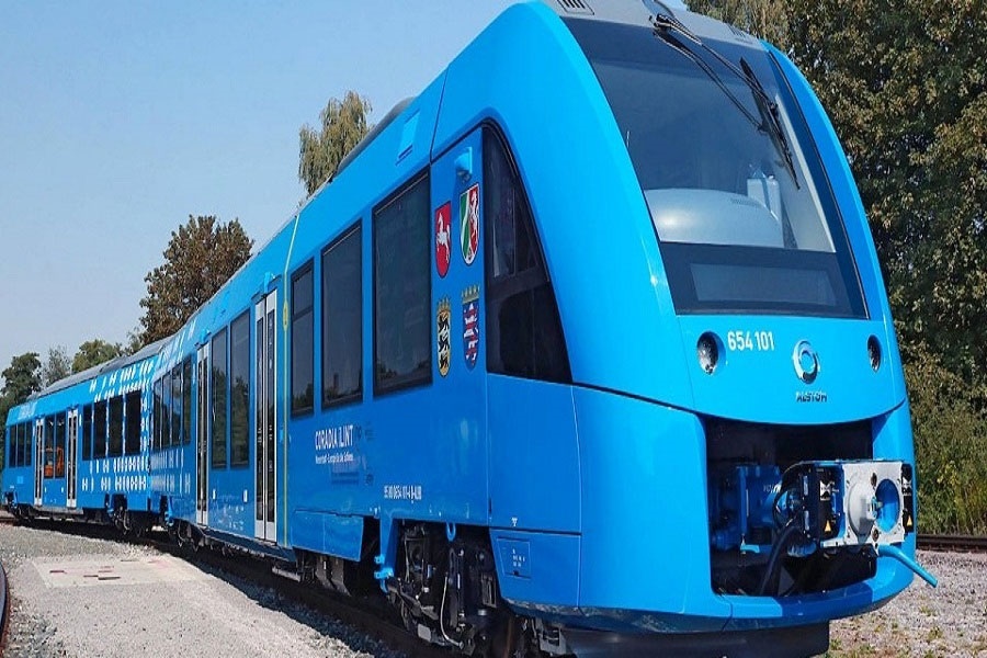 نخستین قطار هیدروژنی جهان وارد شبکه حمل و نقل آلمان شد   
