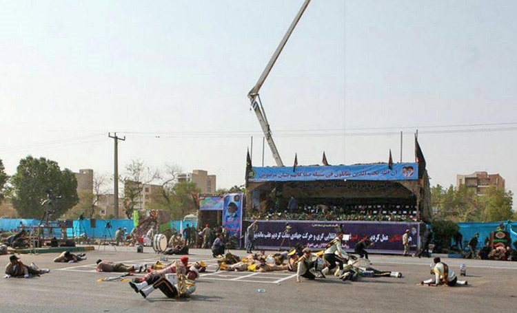 عکس | حمله تروریستی به رژه یگان‌های مسلح در مرکز استان خوزستان
