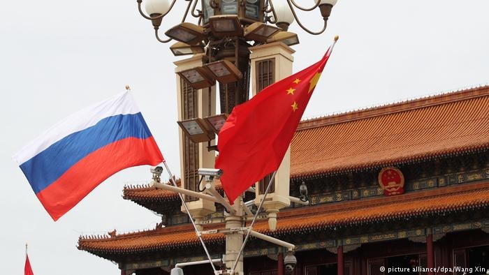 بازی با آتش | انتقاد روسیه و چین از تحریم‌های جدید آمریکا